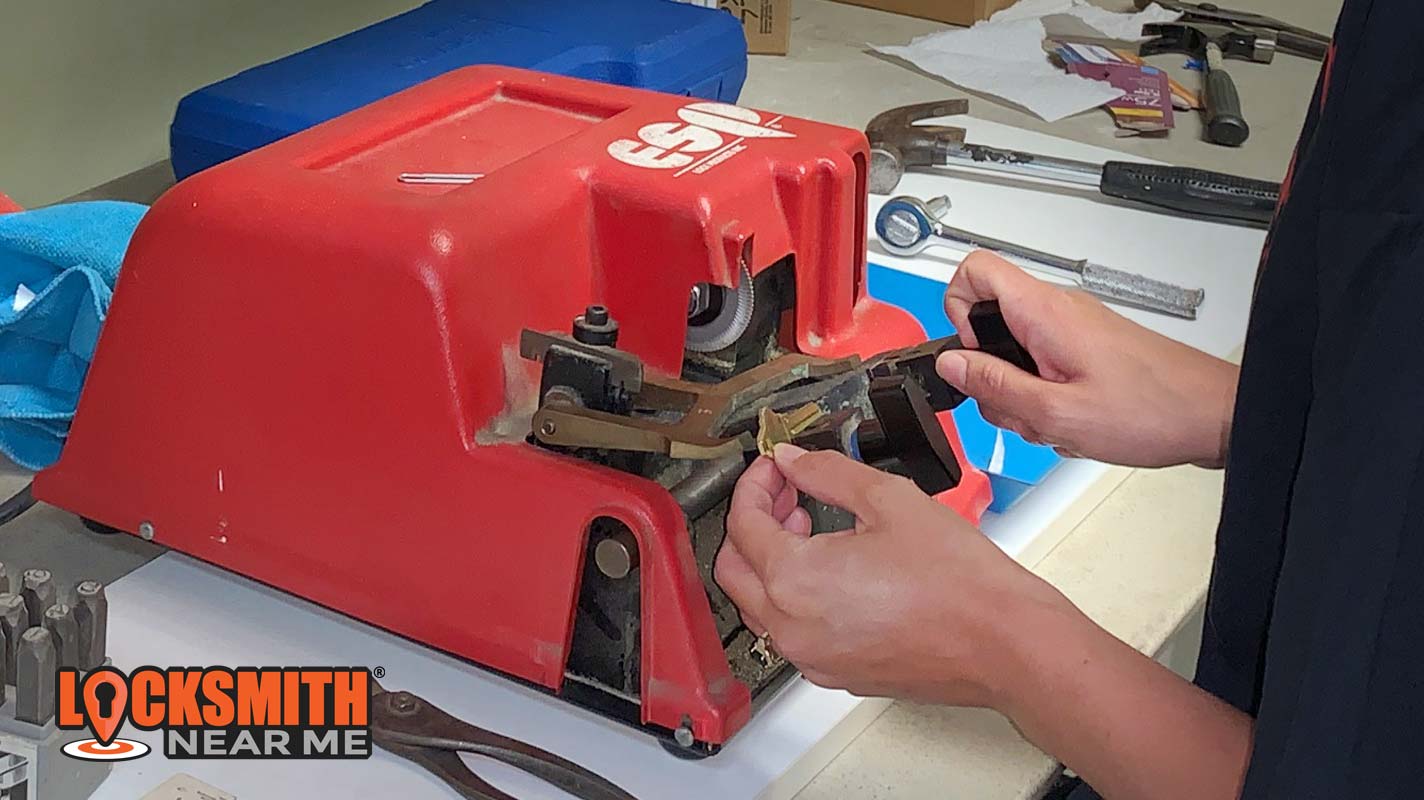 Key-Cutting make new car keys